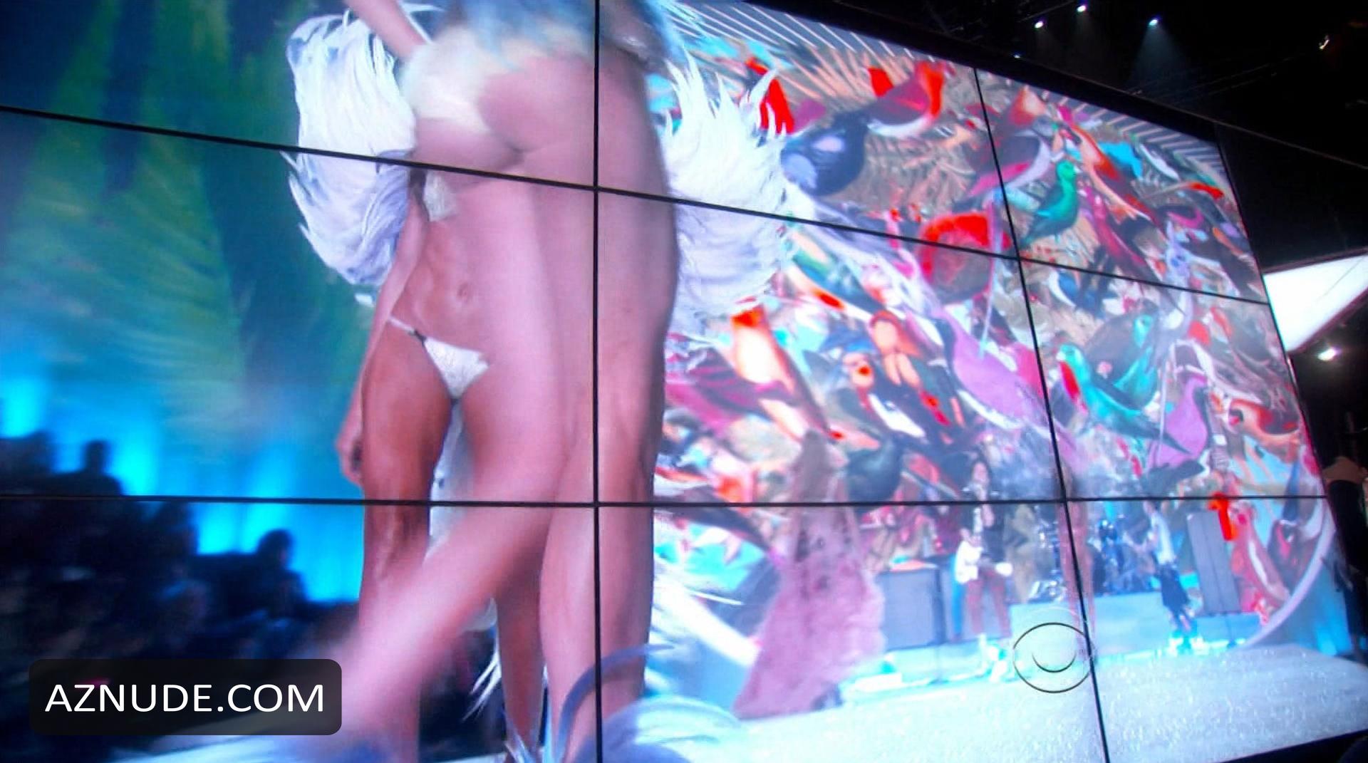 Lindsay Ellingson in The Victoria's Secret Fashion Show 2013, photo 3