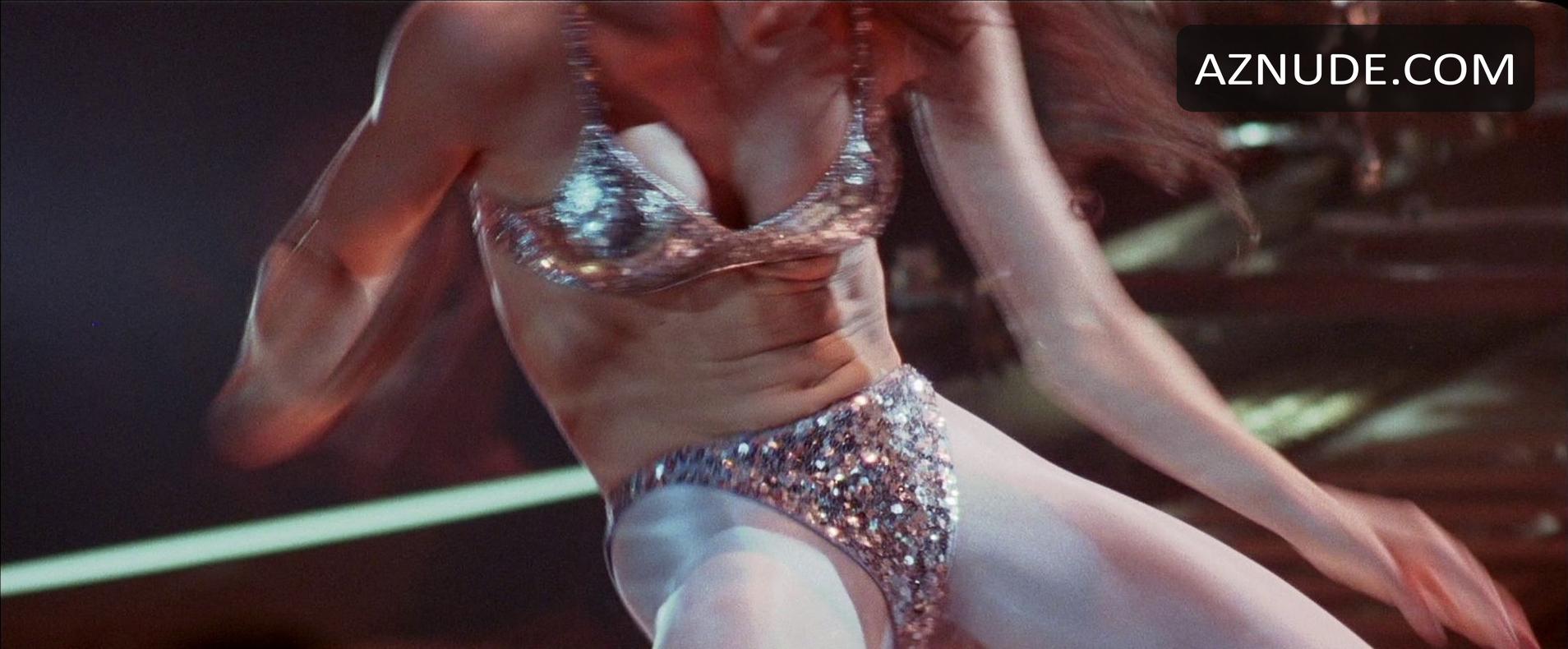 Teri Hatcher in Tango And Cash, photo 1