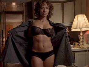 Leila Arcieri in Wild Things 2, photo 14