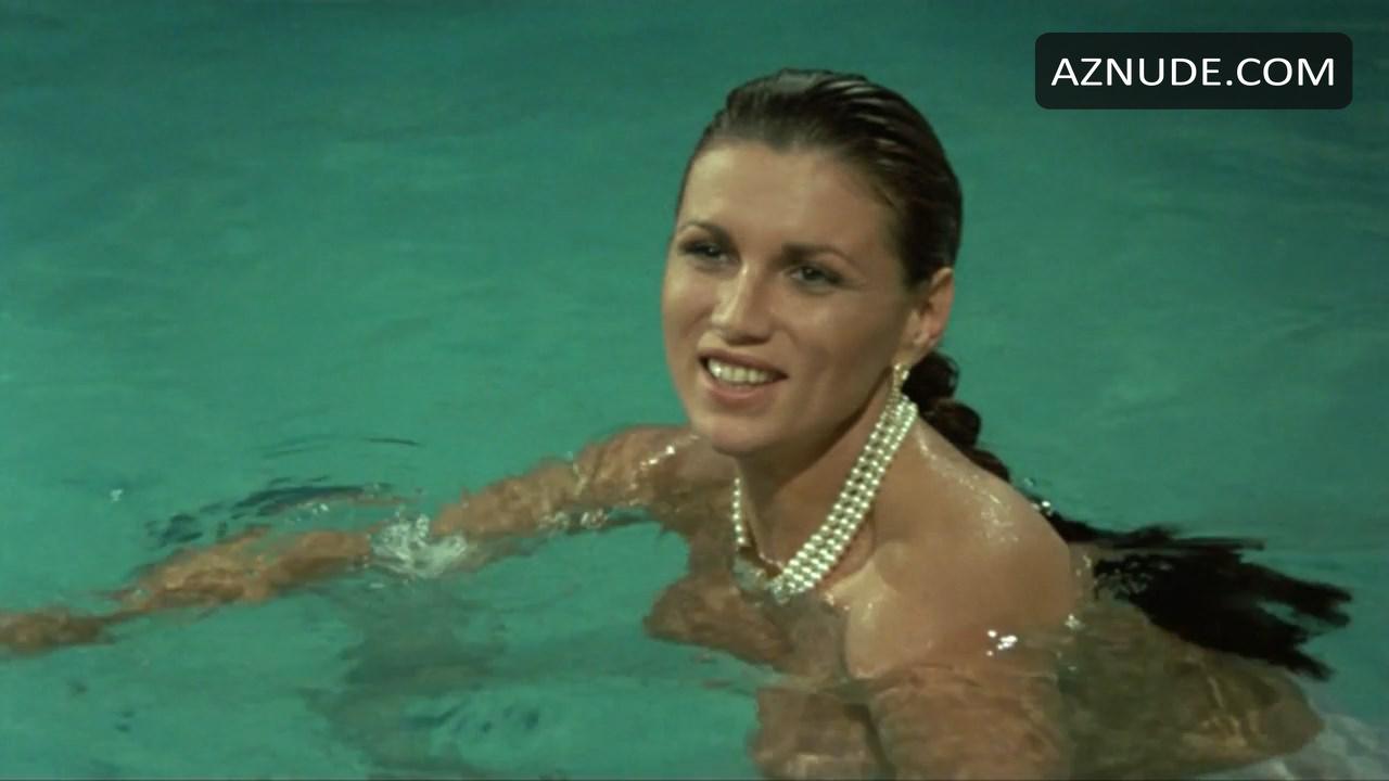 Serena Grandi in Roba Da Ricchi, photo 37