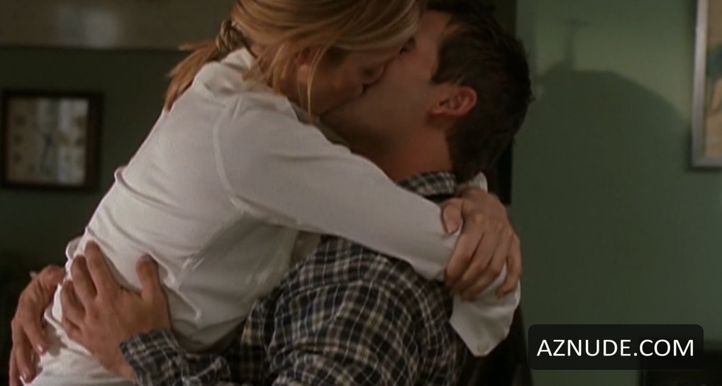 Kelly Rutherford in The Perfect Getaway, photo 1