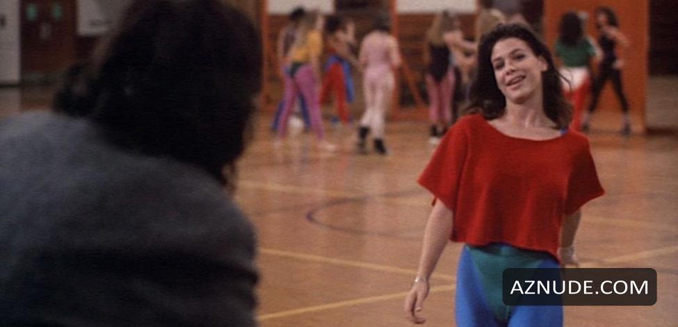 Meredith Salenger in Dream A Little Dream, photo 8