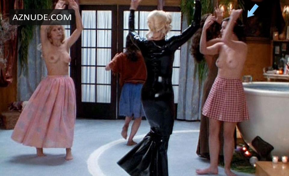 Ione Skye in Four Rooms, photo 6