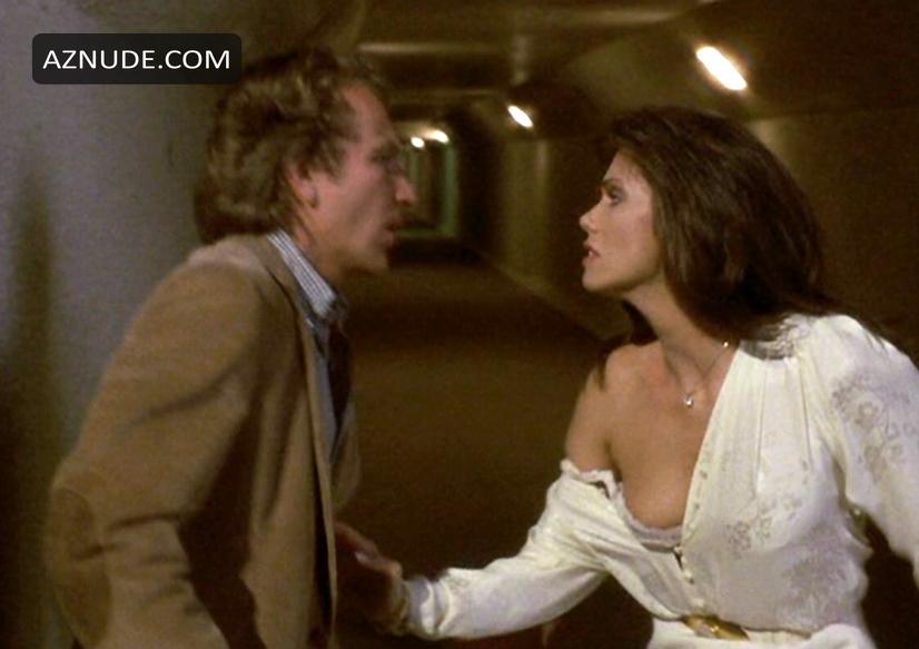 Deborah Shelton in Body Double, photo 5