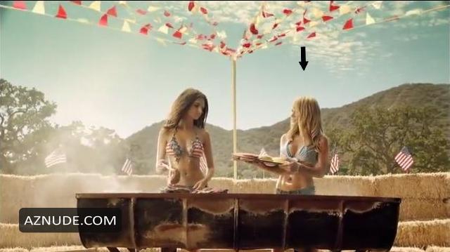 Sara Jean Underwood in Carl's Jr. Emily Ratajkowski And Sara Jean Underwood Commercial, photo 0