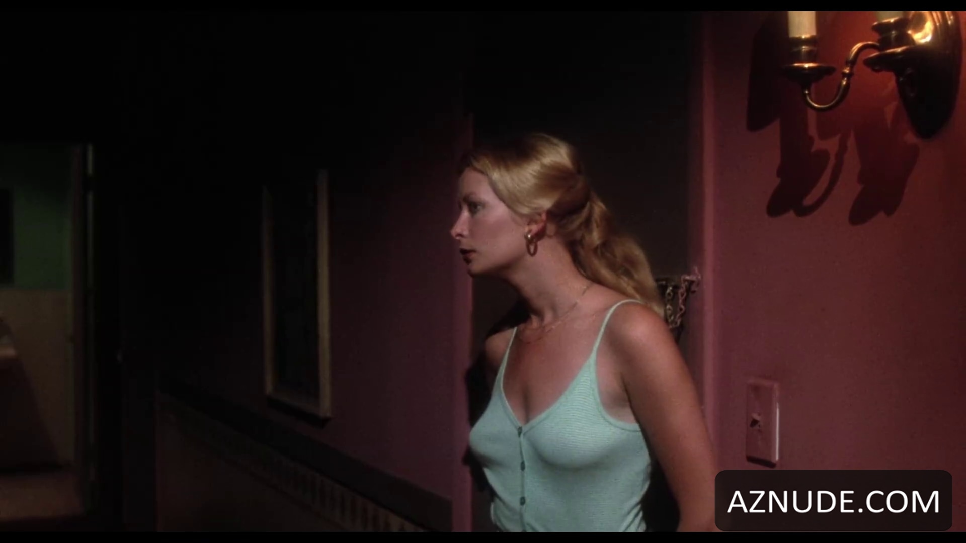 Gwen Lewis in Eyes of a Stranger, photo 4