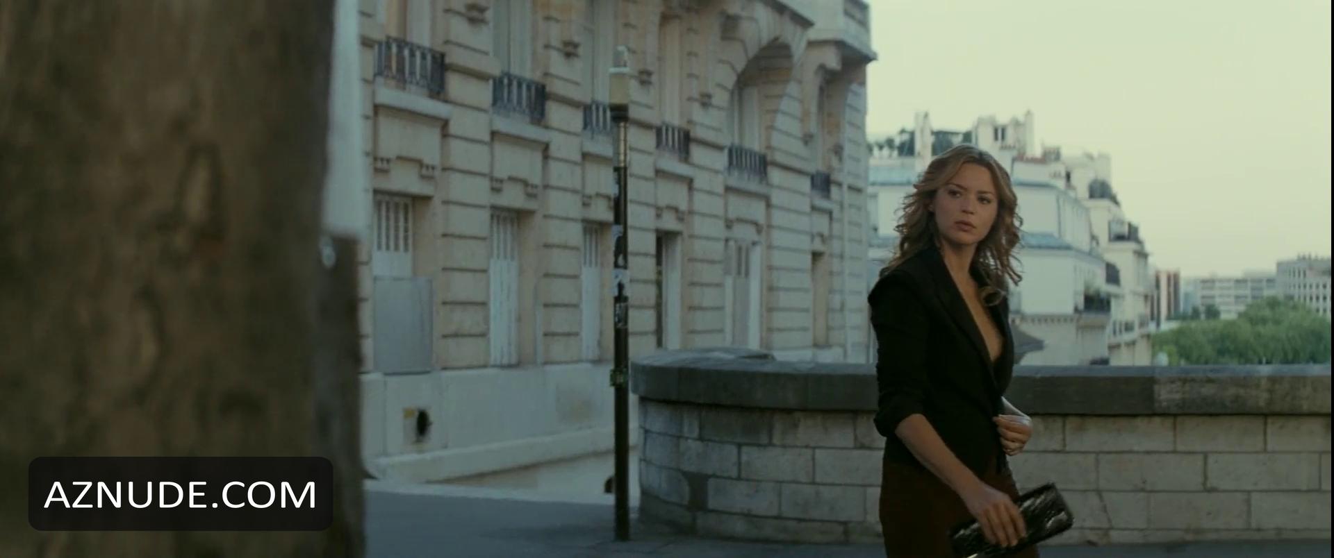 Virginie Efira in It Boy, photo 17
