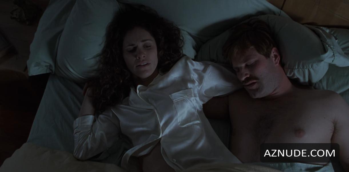 Amy Brenneman in Your Friends And Neighbors, photo 3