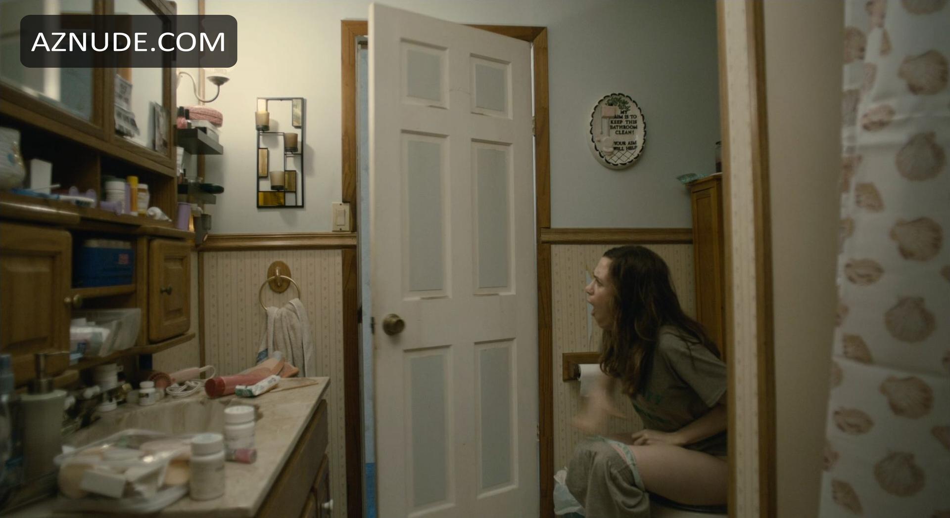 Girl Most Likely in Girl Most Likely, photo 3