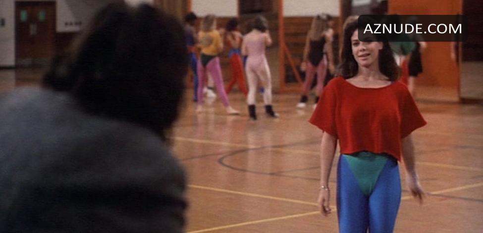 Meredith Salenger in Dream A Little Dream, photo 7
