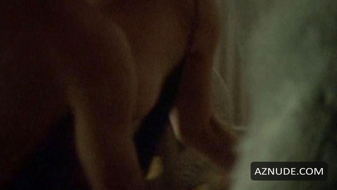 Sarah Parish in Sirens, photo 0