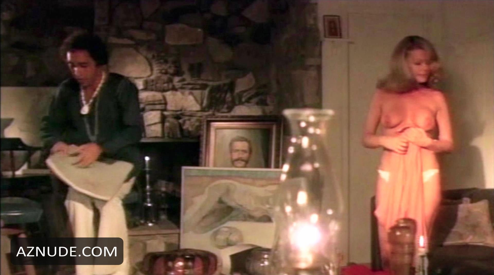 Ahna Capri in The Specialist, photo 11