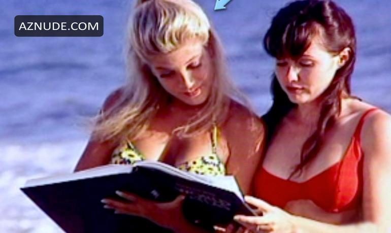 Tori Spelling in E! True Hollywood Story, photo 1