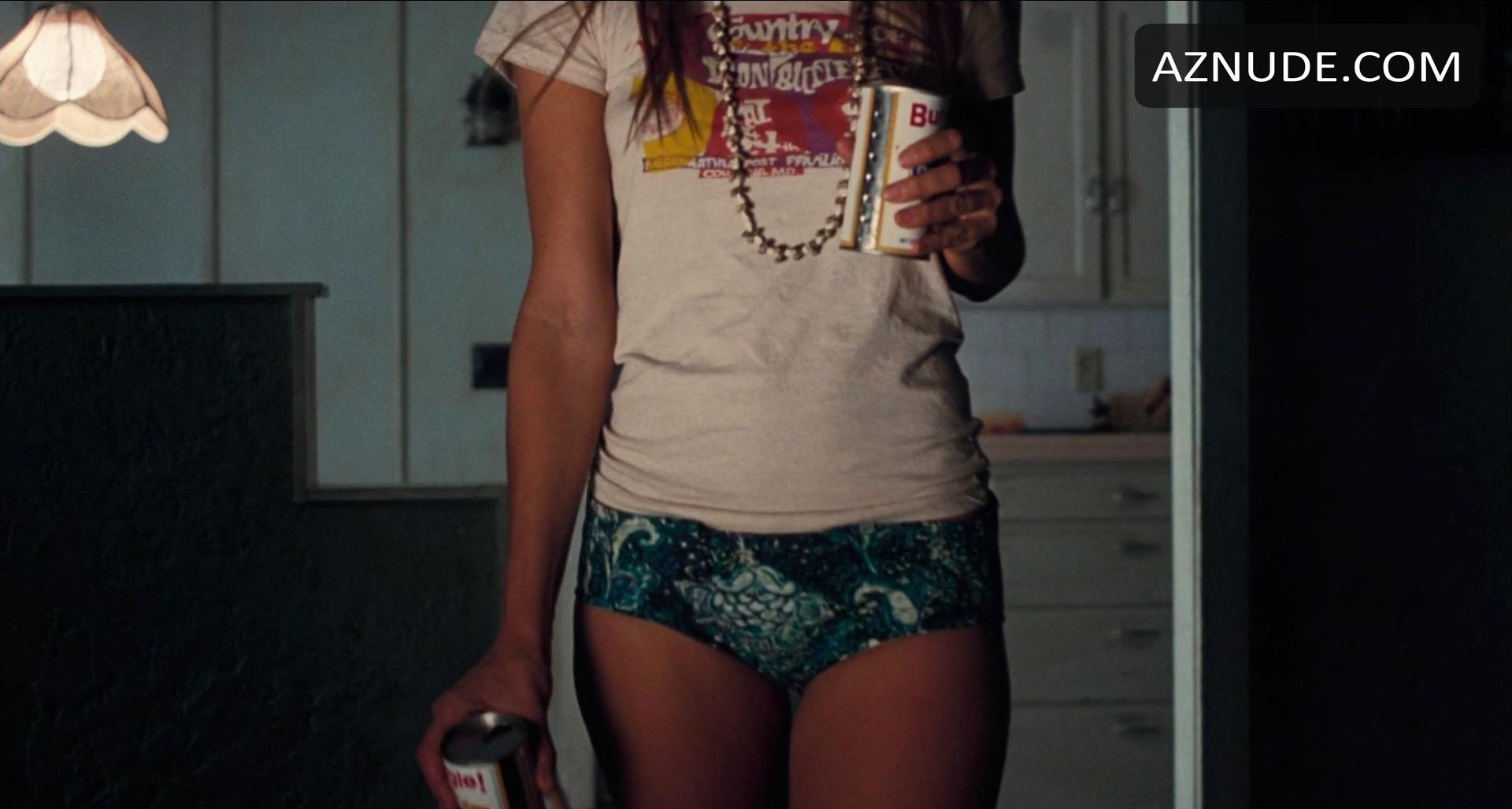 Katherine Waterston in Inherent Vice, photo 4