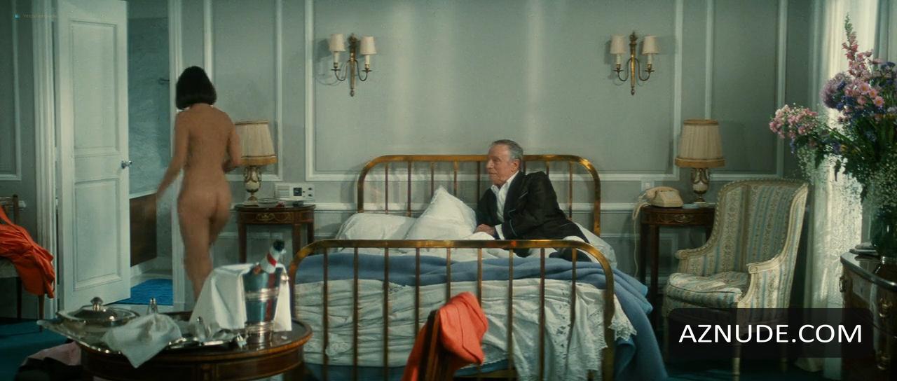 Mathilda May in Trois places pour le 26, photo 29