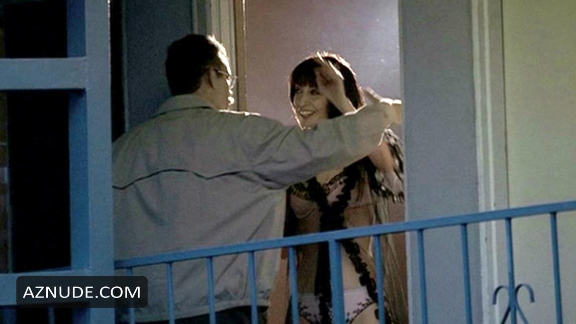 Illeana Douglas in Point Of Origin, photo 11