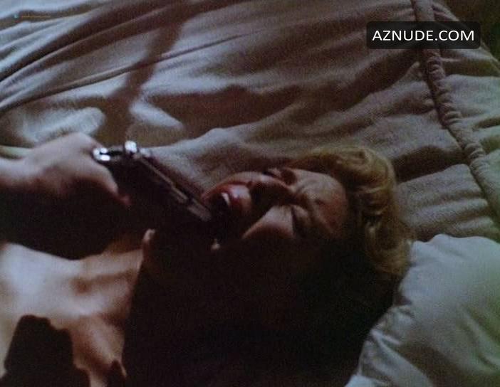 Kelly McGillis in Cat Chaser, photo 29