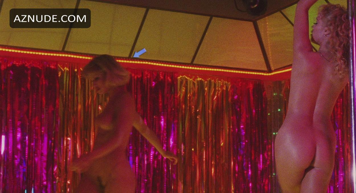 Rena Riffel in Showgirls, photo 0