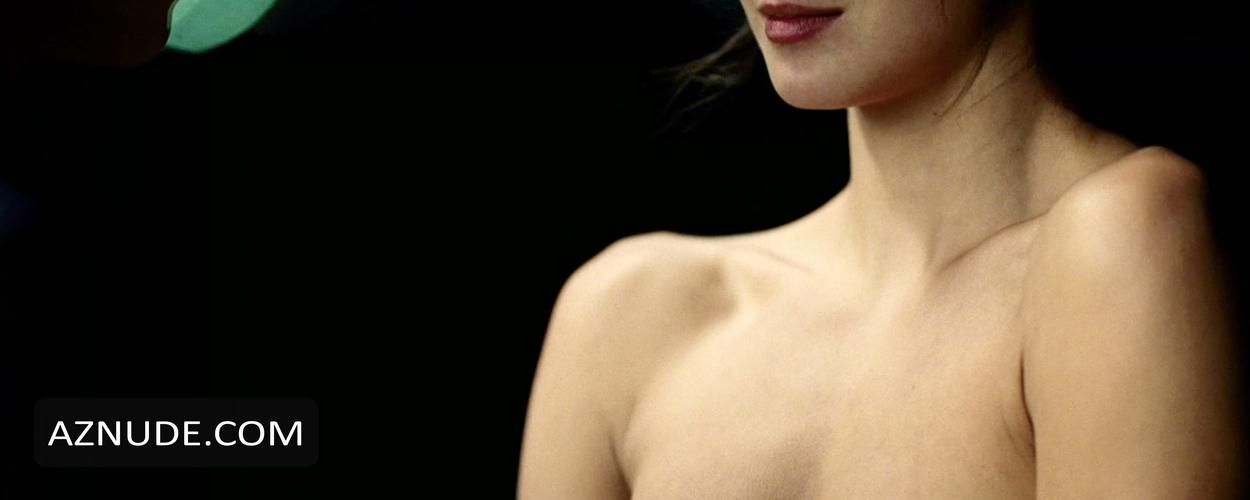 Clara Lago in I Want You, photo 1