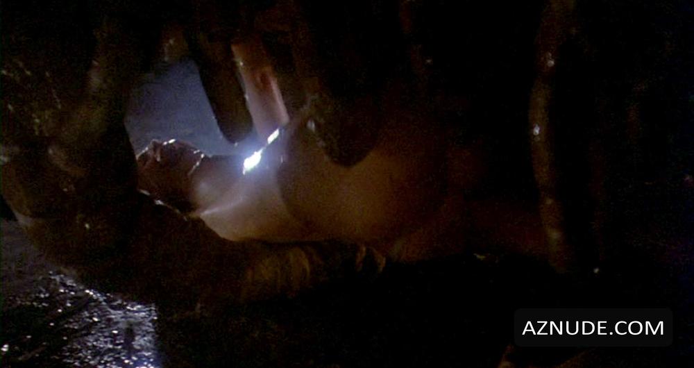 Taaffe O'Connell in Galaxy of Terror, photo 2