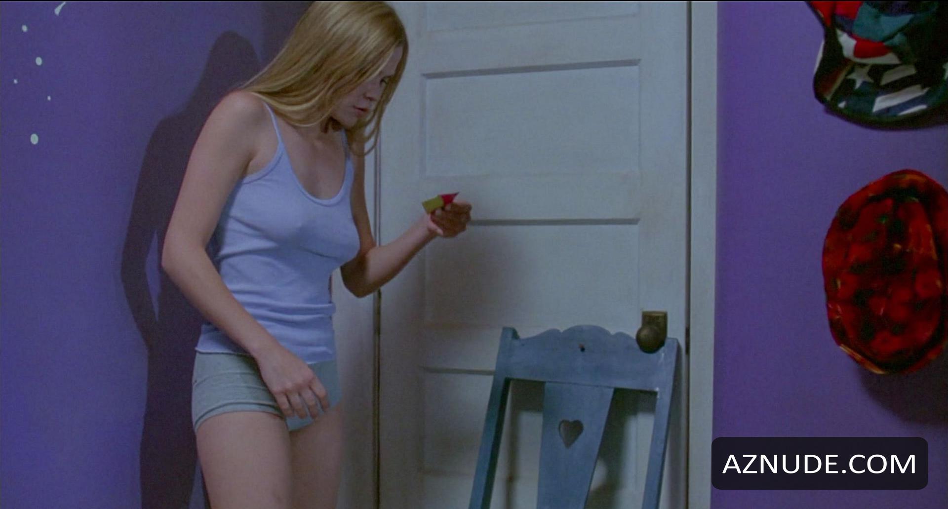 Allison Lange in Christina's House, photo 17