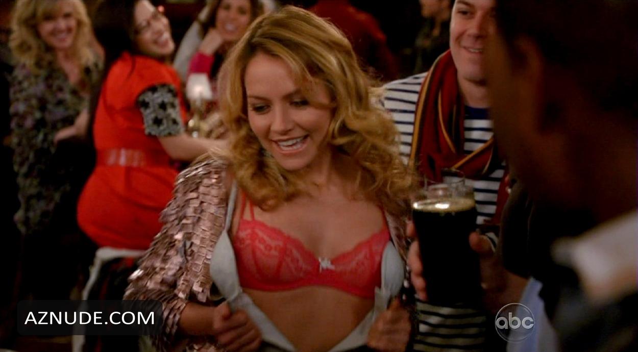Becki Newton in Ugly Betty (2006-2010), photo 10