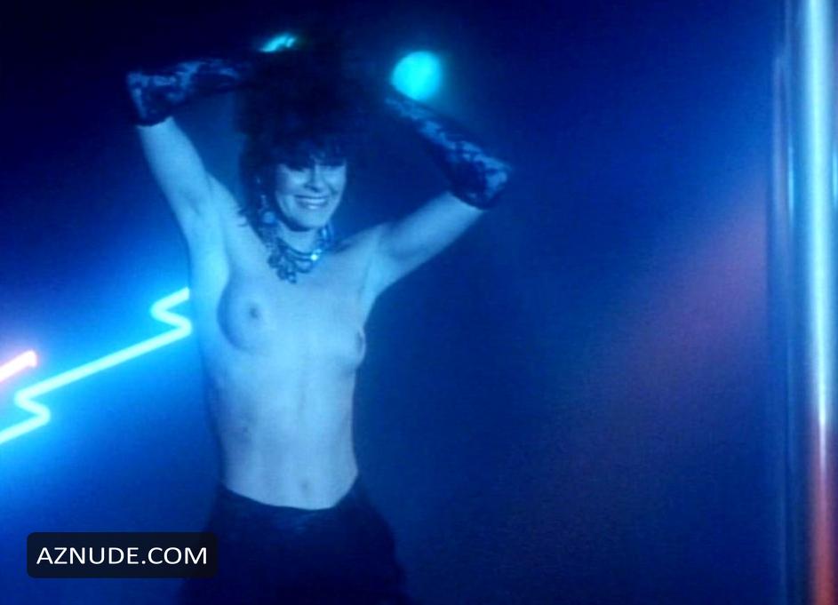 Michelle Foreman in Stripped To Kill, photo 1