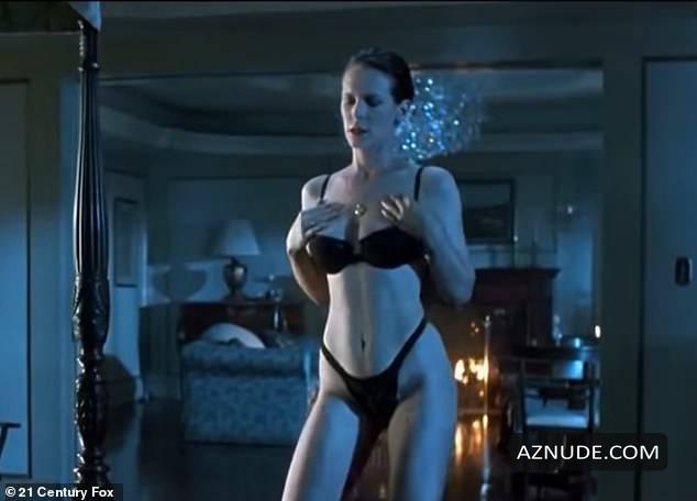 Jamie Lee Curtis in True Lies, photo 38