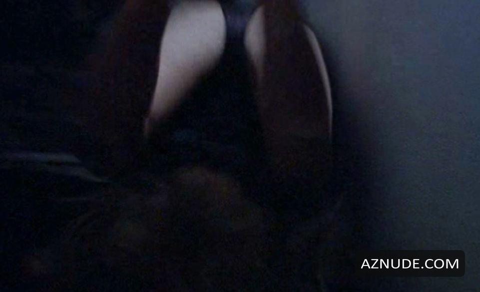 Laura Prepon in Karla, photo 7