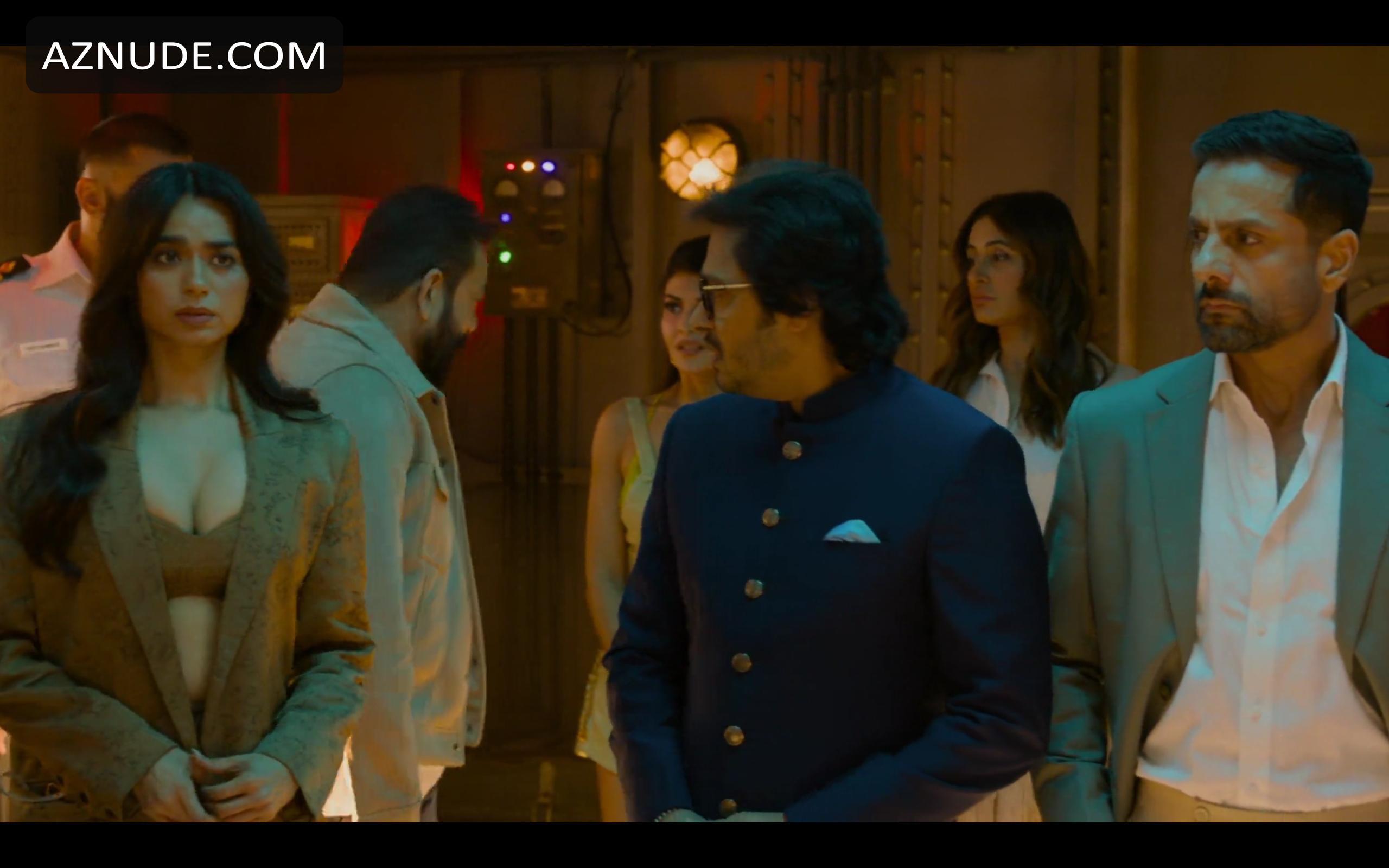 Soundarya Sharma in Housefull 4, photo 56