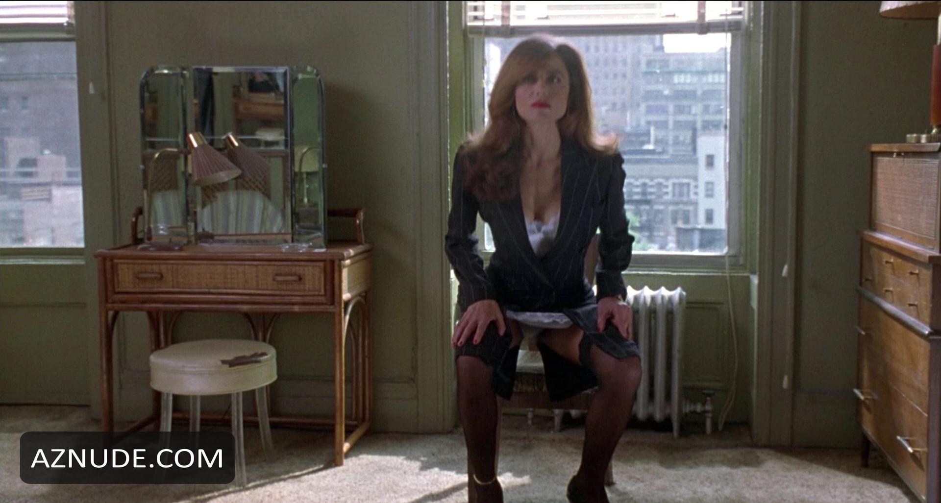 Lena Olin in Romeo Is Bleeding, photo 1