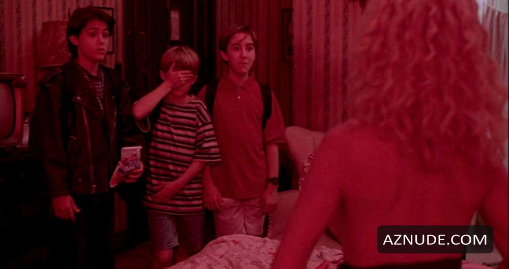 Melanie Griffith in Milk Money, photo 1