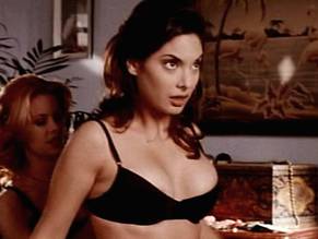 Alex Meneses in Amanda and the Alien, photo 22