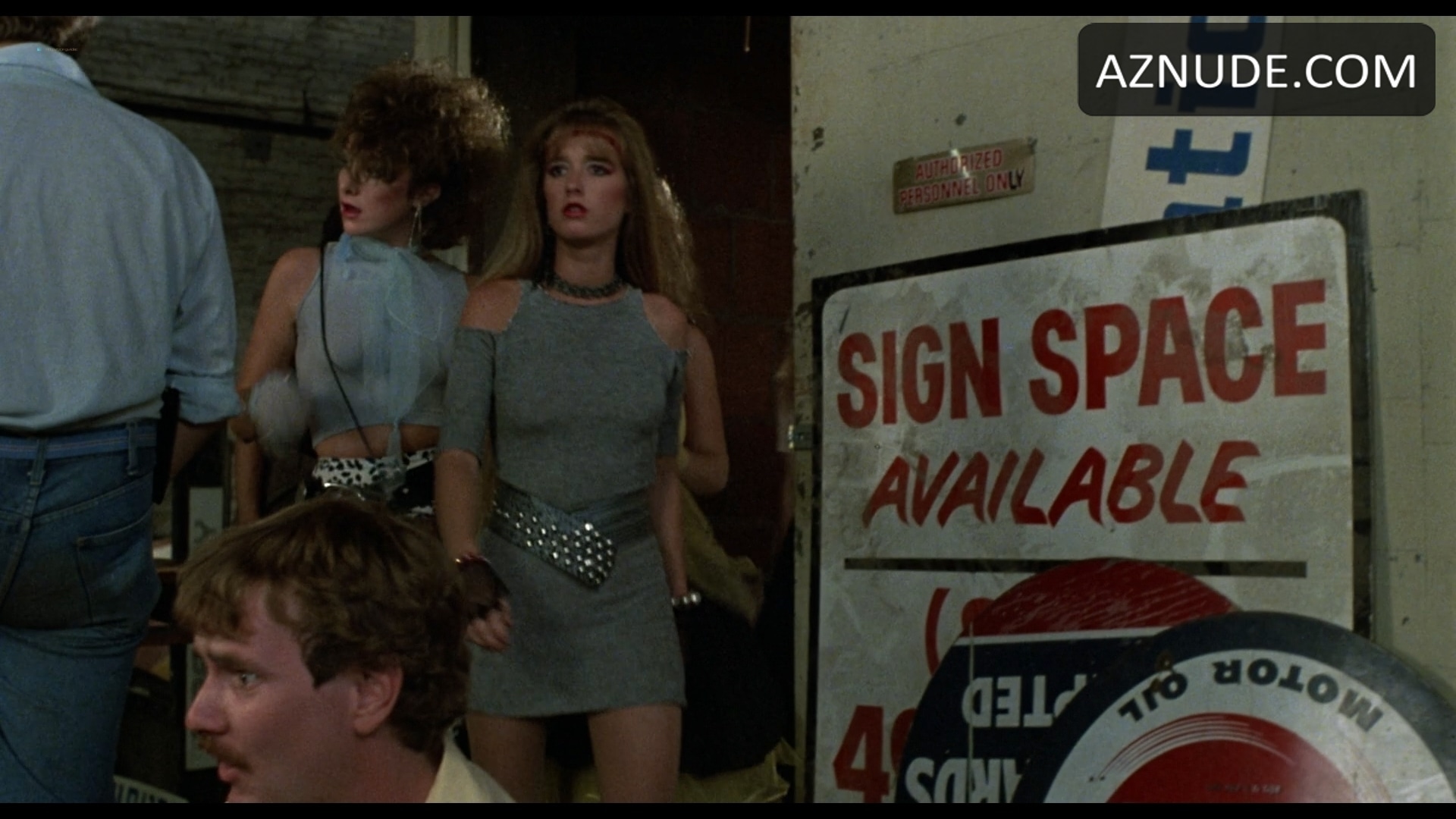 Kim Richards in Tuff Turf, photo 15