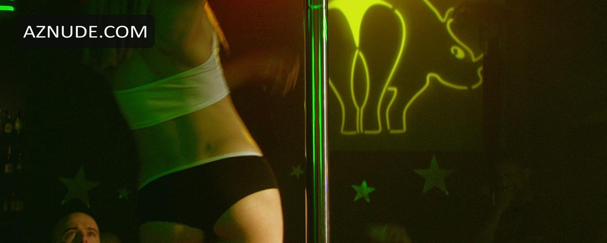 Jennifer Holland in Zombie Strippers, photo 1