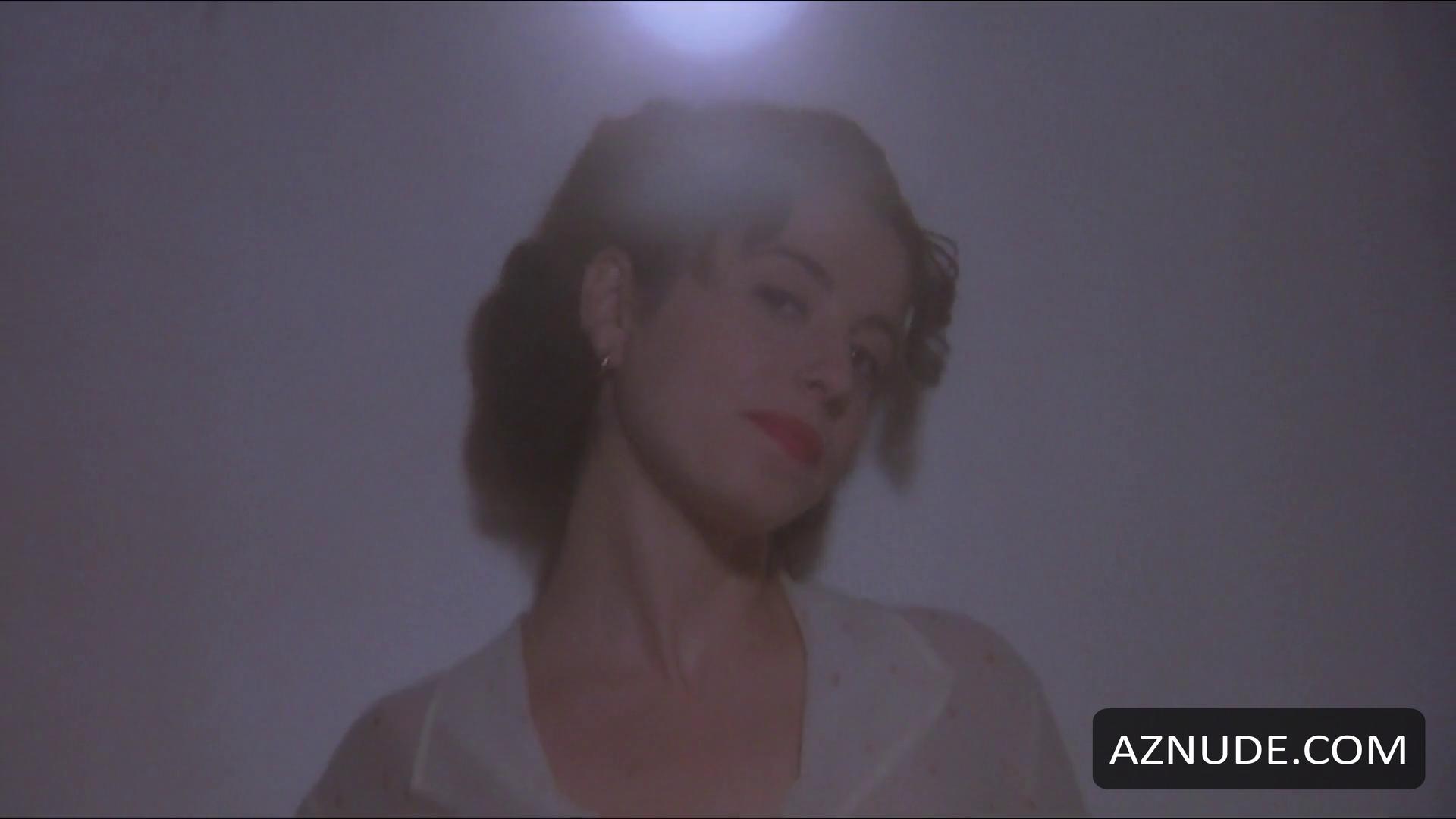 Anna Ammirati in Frivolous Lola, photo 19