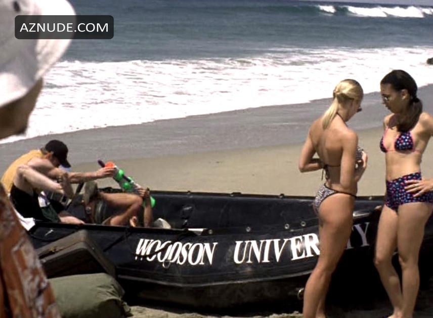 Jaime Pressly in Pinata: Survival Island, photo 8