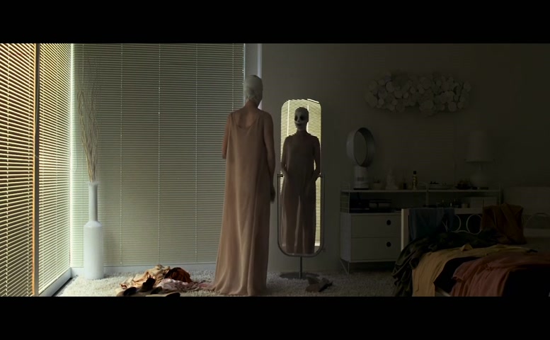 Susanne Wuest in Goodnight Mommy, photo 31