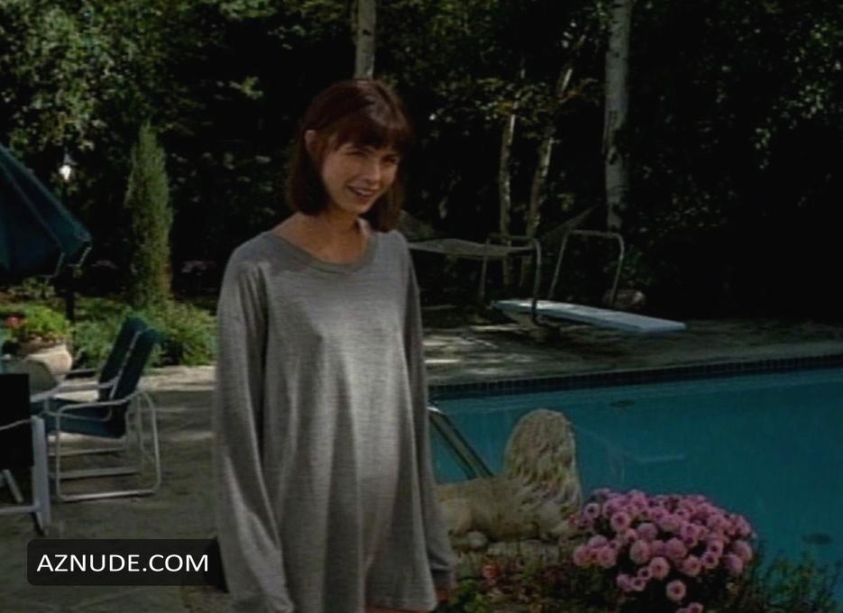 Polly Shannon in The Girl Next Door, photo 9