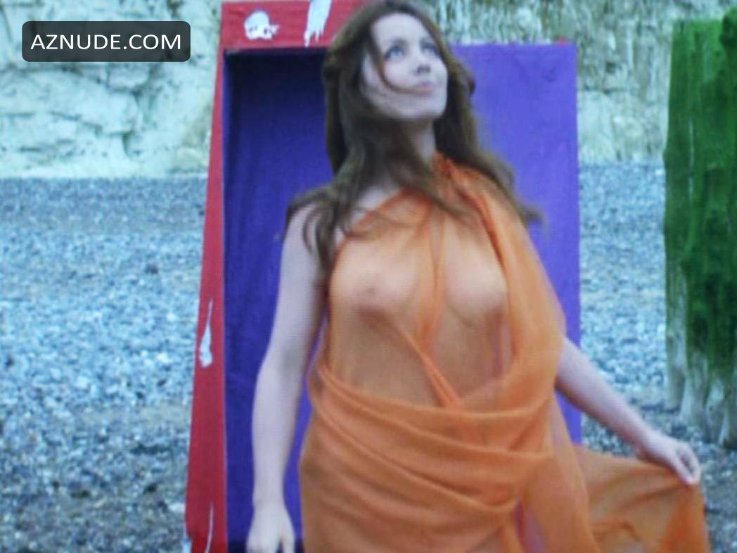 Caroline Cartier in The Nude Vampire, photo 3