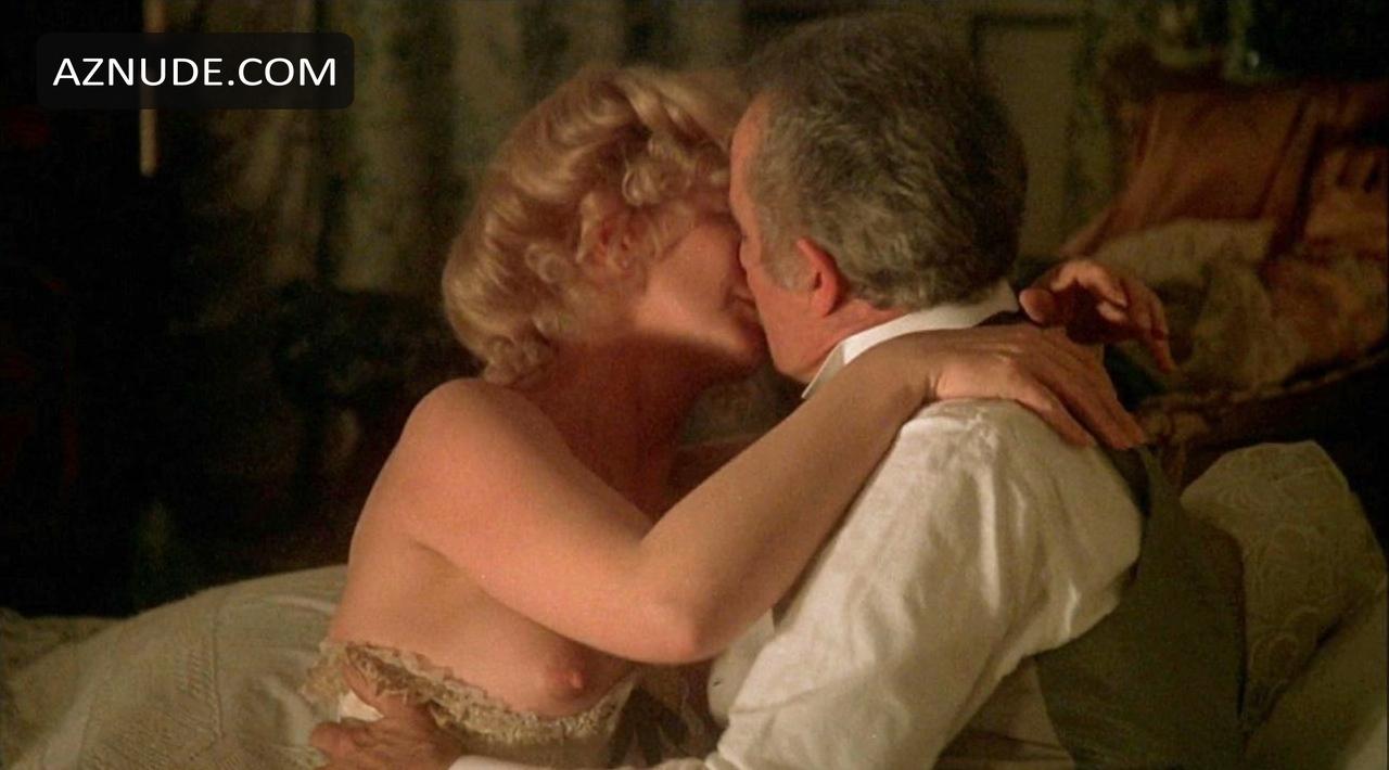 Mandy Rice-Davies in Nana, photo 3