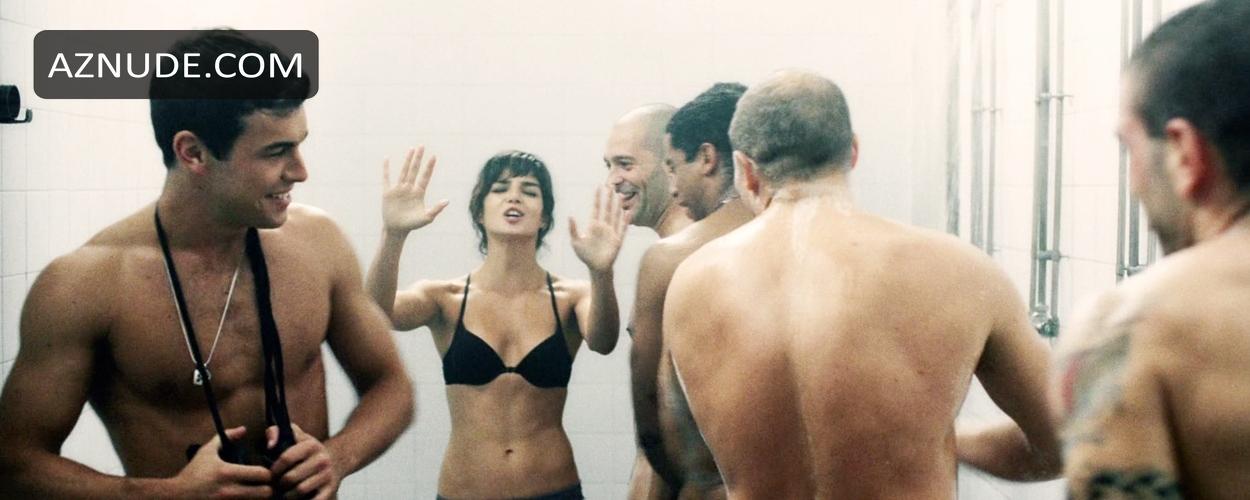 Clara Lago in I Want You, photo 0