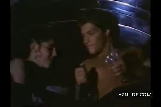 Bunky Jones in Hide And Go Shriek, photo 20
