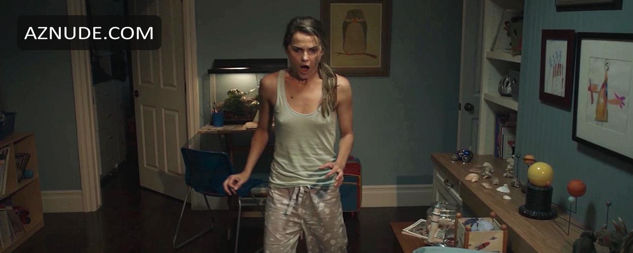 Keri Russell in Dark Skies, photo 3