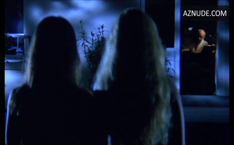 Isabelle Teboul in Two Orphan Vampires, photo 7