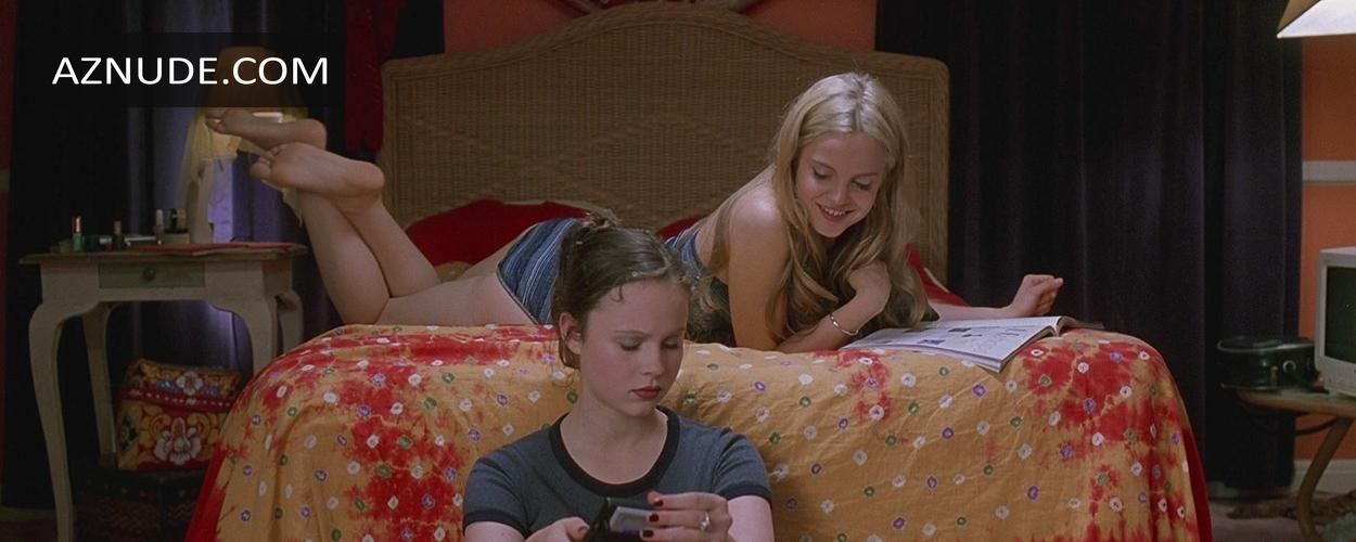 Mena Suvari in American Beauty, photo 11