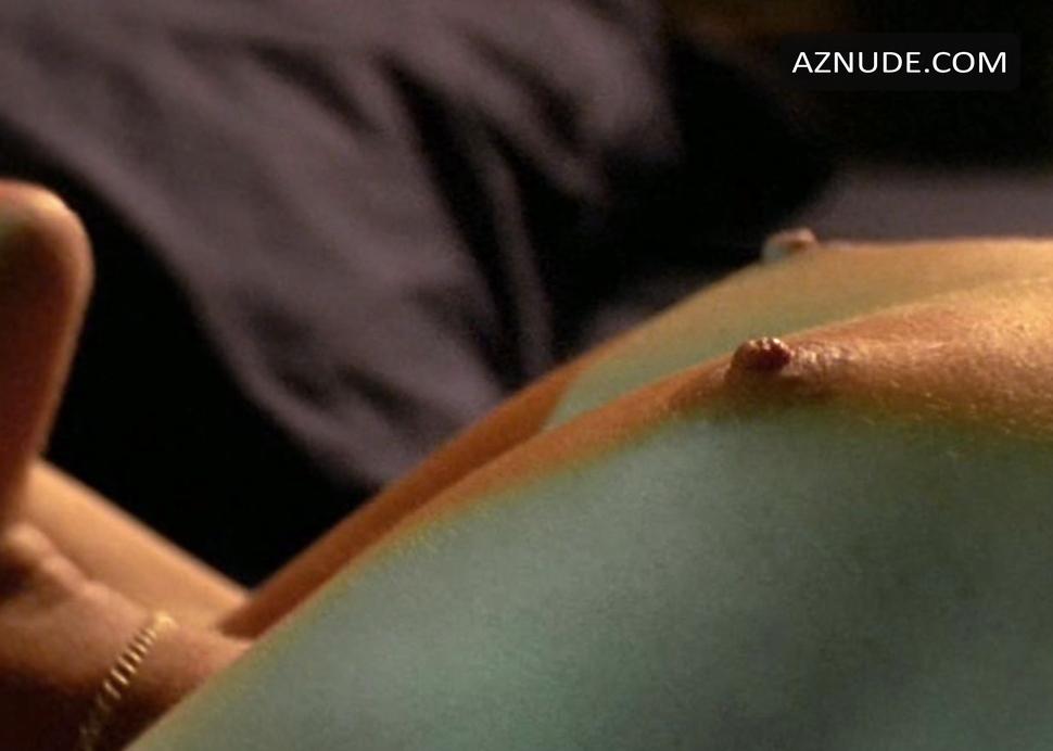Polly Shannon in The Hunger, photo 7
