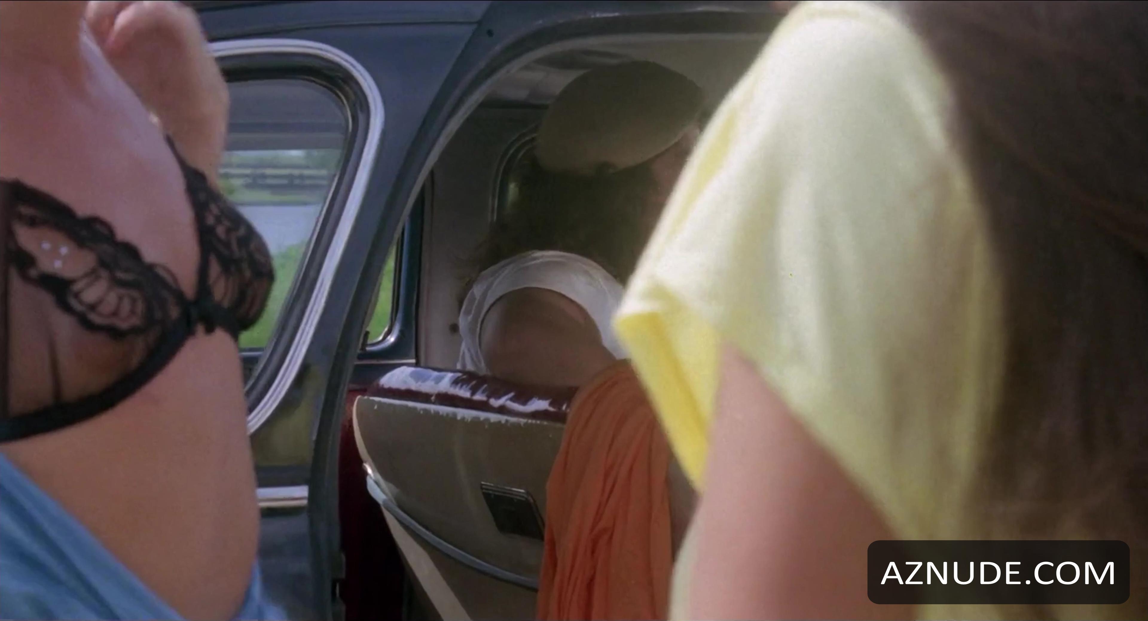 Susan Hahn in Massacre In Dinosaur Valley, photo 35