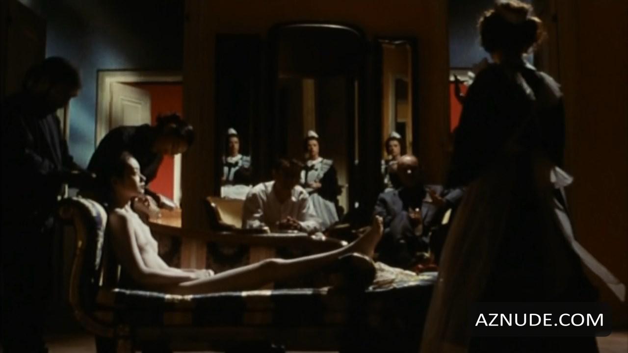 Polly Walker in 81/2 Women, photo 50