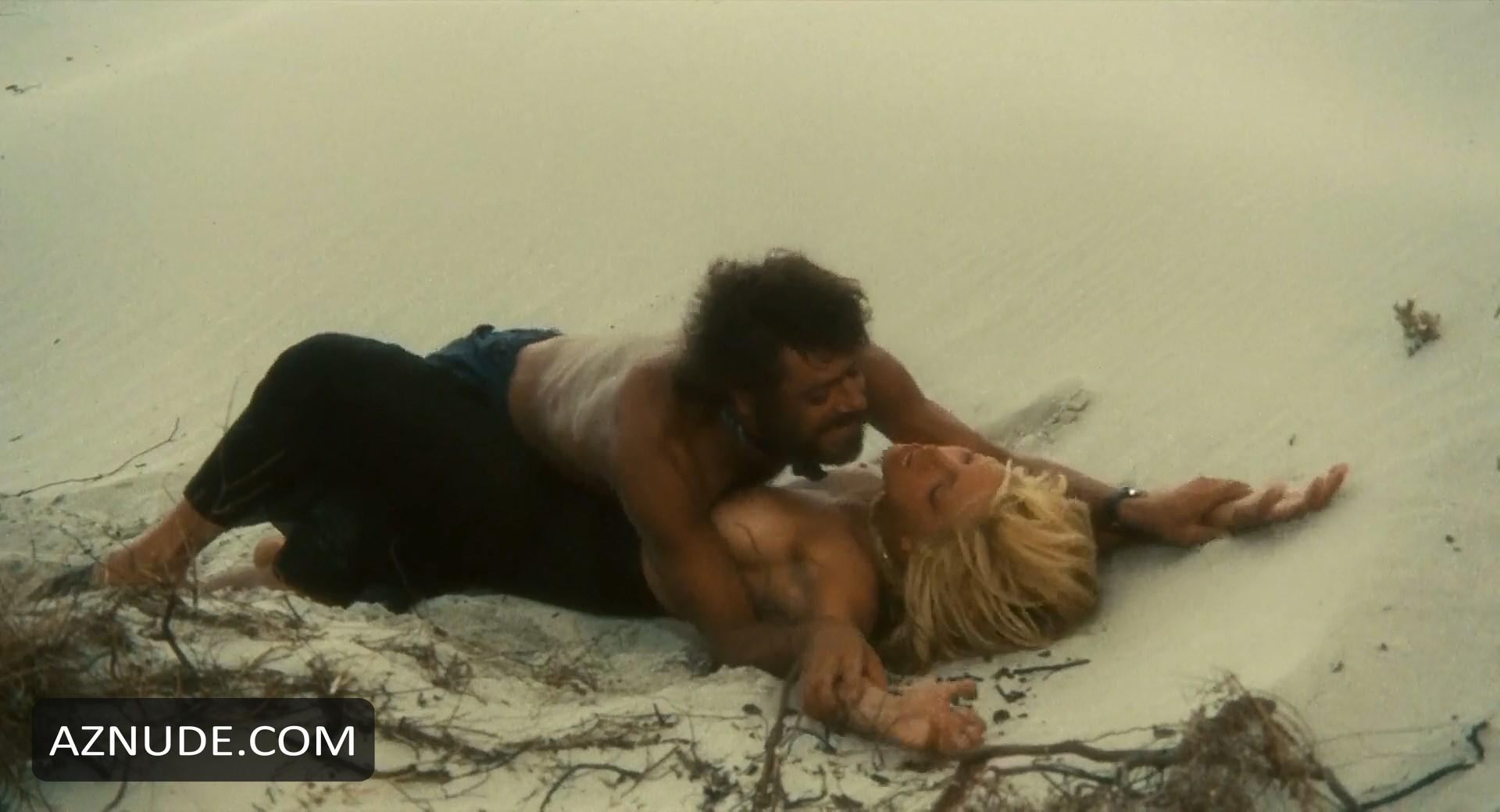 Mariangela Melato in Swept Away, photo 41